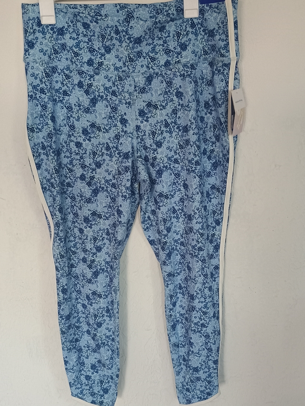JoyLab Light Blue Floral Leggings with White Side Stripe